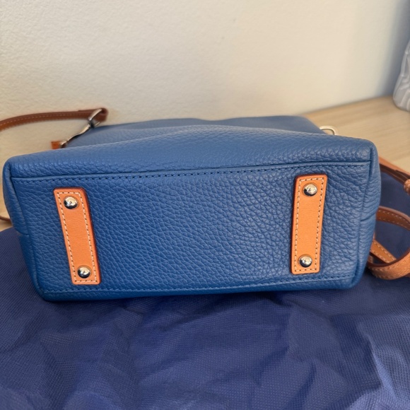 Dooney & Bourke Blue Pebbled Leather Lani Crossbbody Bag Purse Chic and NEW - Picture 9 of 12